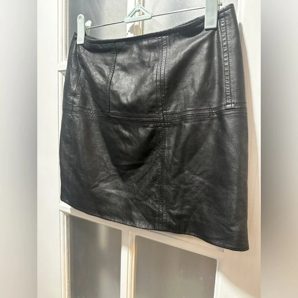 ASOS DESIGN leather-look mini skirt Size 2 - Picture 3 of 5